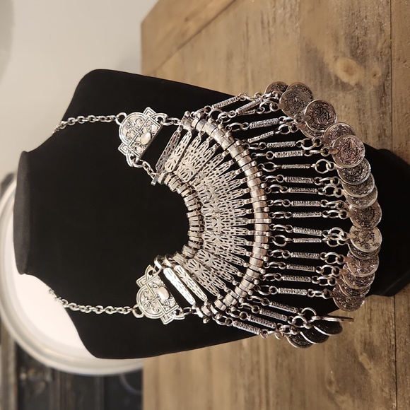 Statement Necklace - Picture 1 of 6